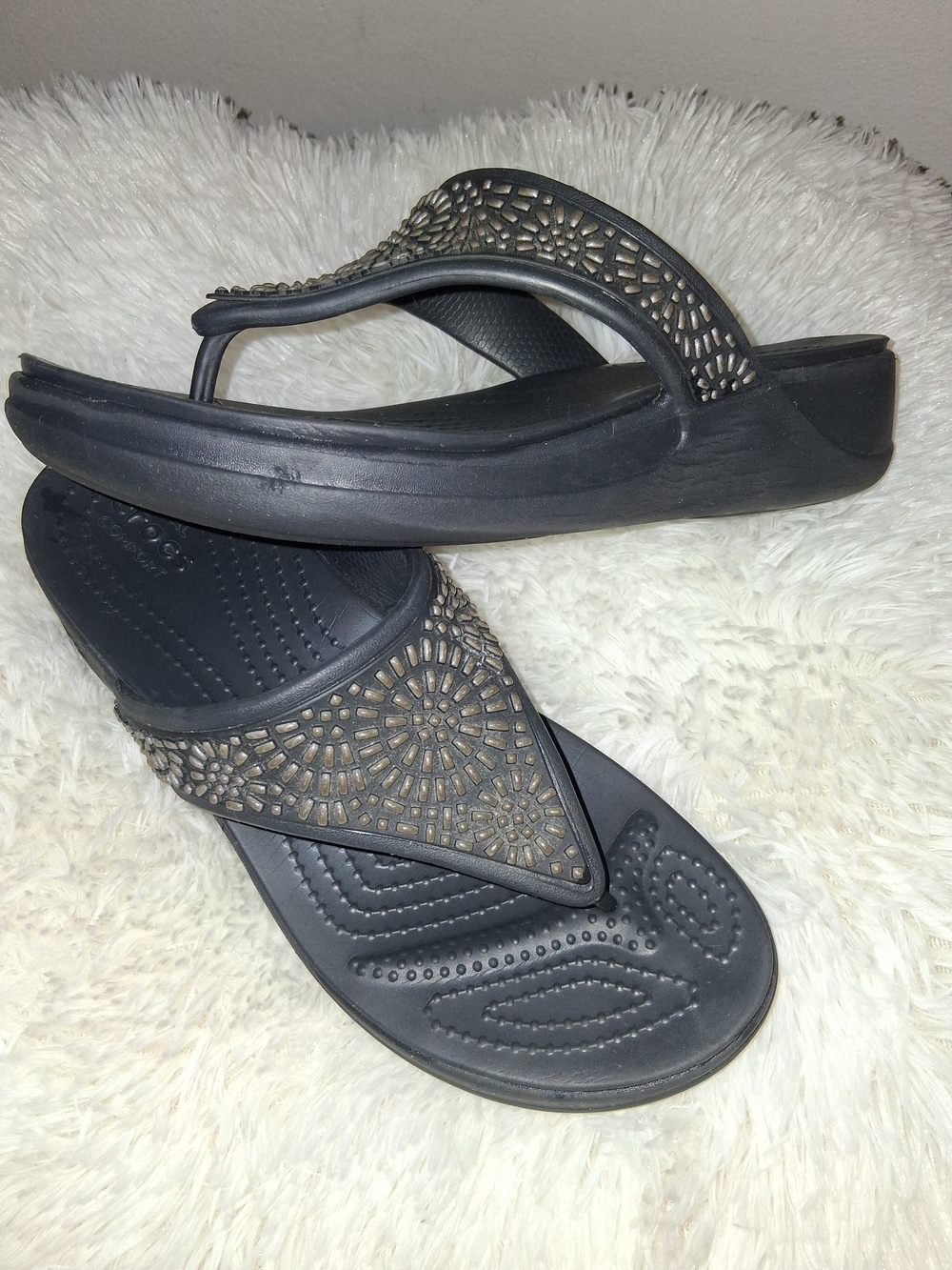 Crocs Women’s Black Embellished Wedge Flip Flop Sandals Size 8